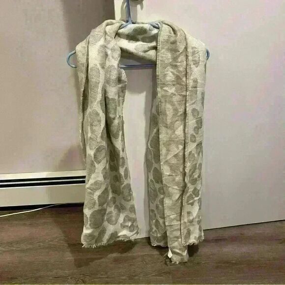 LOFT Leopard Print Scarf - Picture 2 of 3